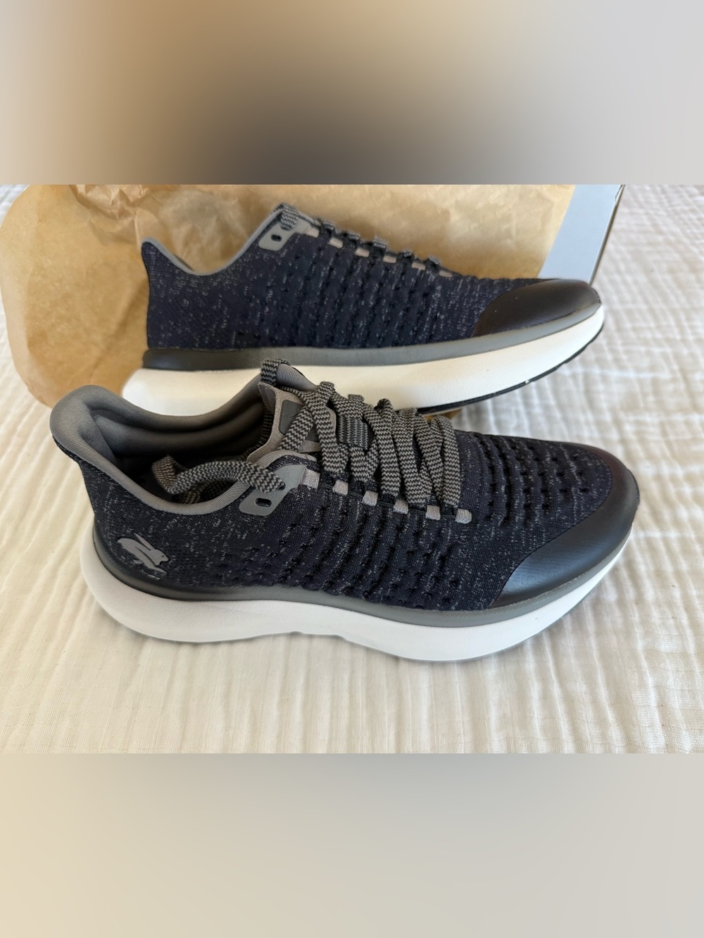 NIB Rabbit Women’s Dream Chaser Sneakers Size 7
